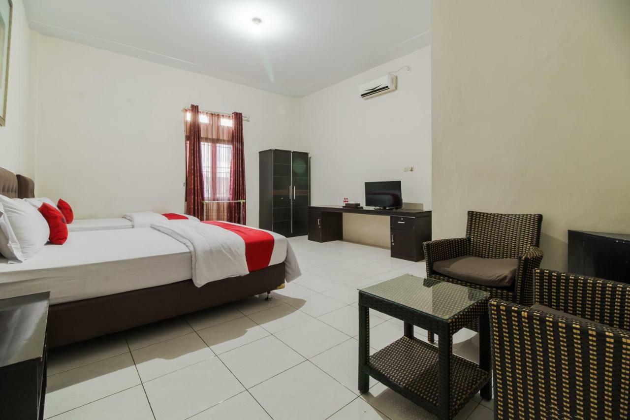 מלון בנגקולו Reddoorz Syariah Near Fort Marlborough מראה חיצוני תמונה